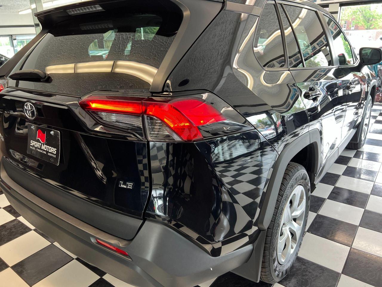 2019 Toyota RAV4 LE+New Tires+Camera+ApplePlay+LaneKeep+CLEANCARFAX - Photo #41