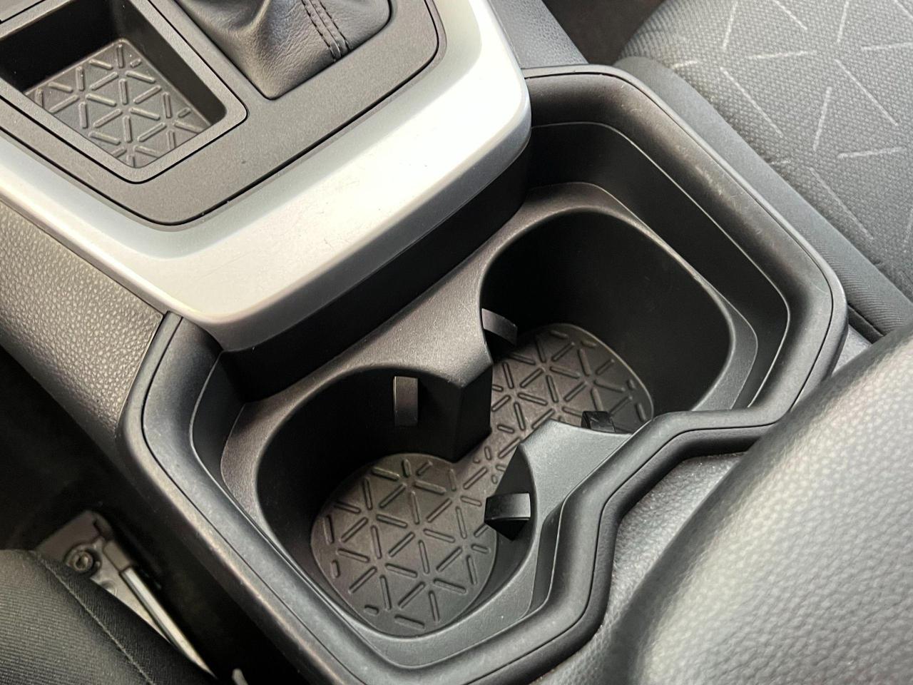 2019 Toyota RAV4 LE+New Tires+Camera+ApplePlay+LaneKeep+CLEANCARFAX - Photo #44