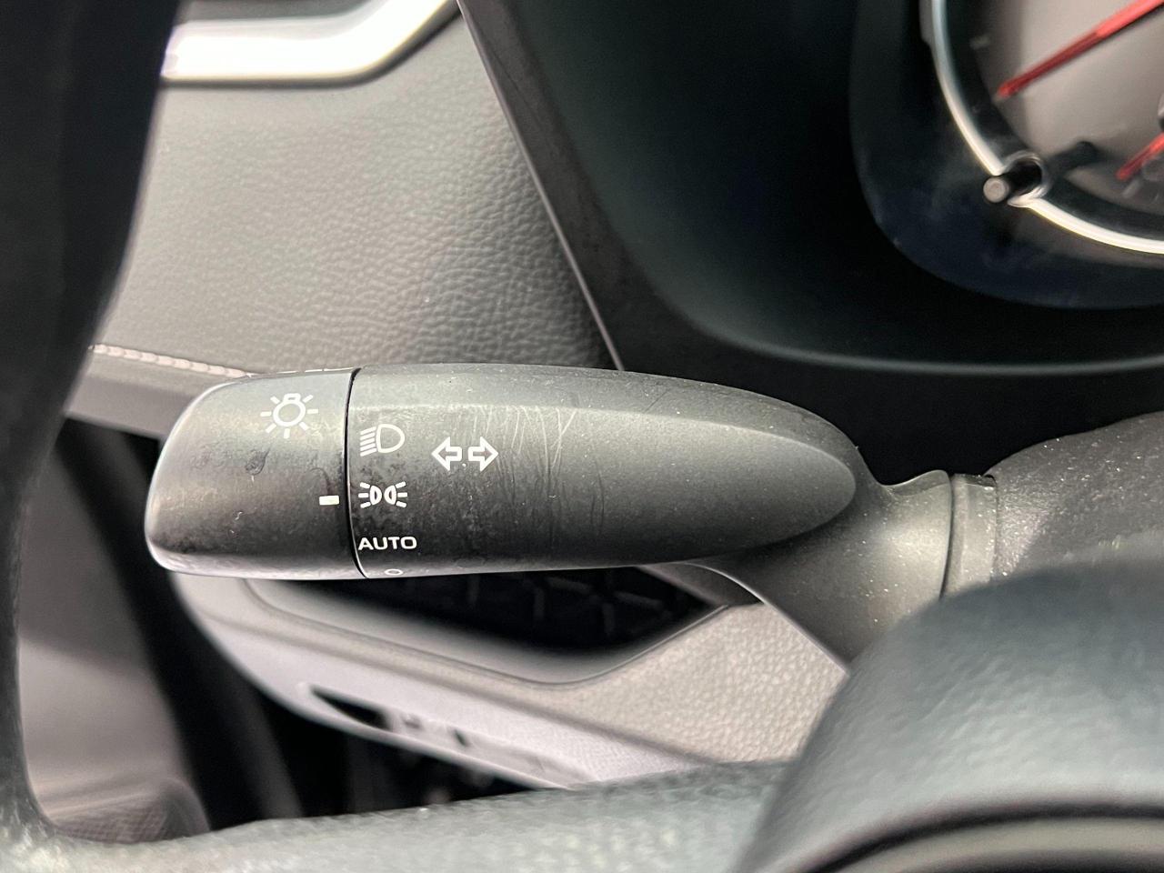 2019 Toyota RAV4 LE+New Tires+Camera+ApplePlay+LaneKeep+CLEANCARFAX - Photo #48