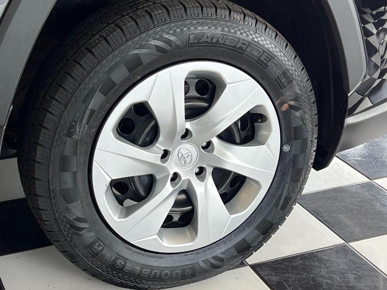2019 Toyota RAV4 LE+New Tires+Camera+ApplePlay+LaneKeep+CLEANCARFAX - Photo #57
