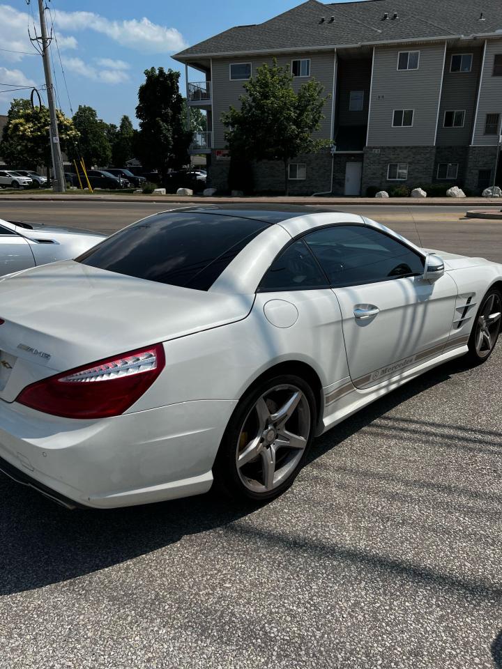 2013 Mercedes-Benz SL-Class SL 550 - Photo #3