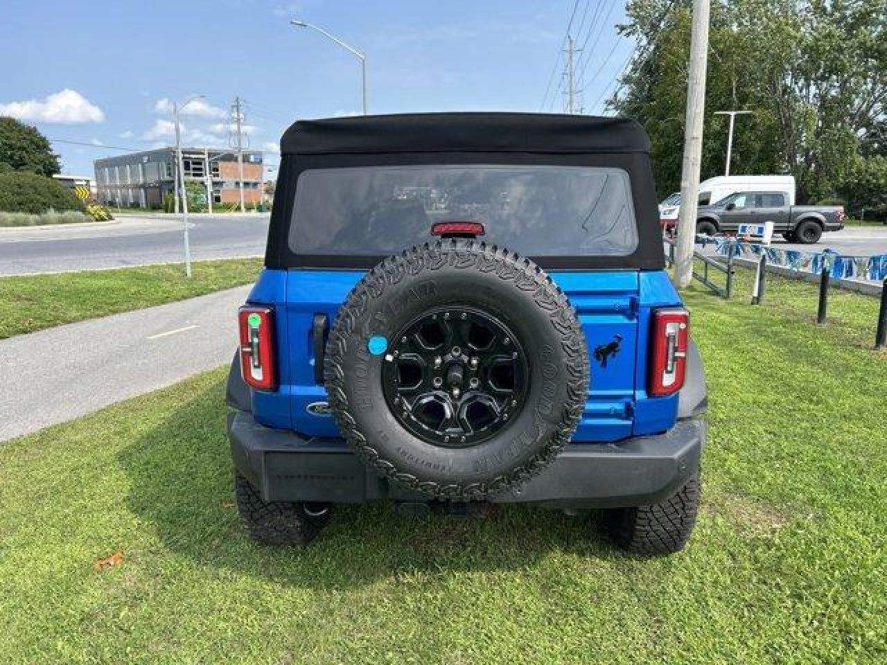 2023 Ford Bronco WildTrak Photo3