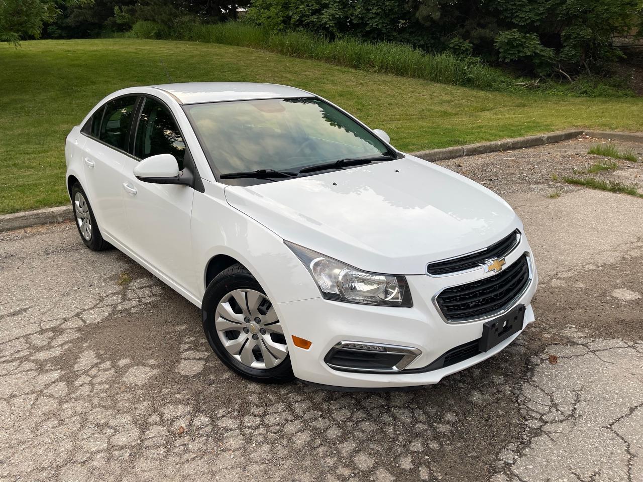 Used 2016 Chevrolet Cruze 4dr Sdn LT w/1LT for sale in Mississauga, ON