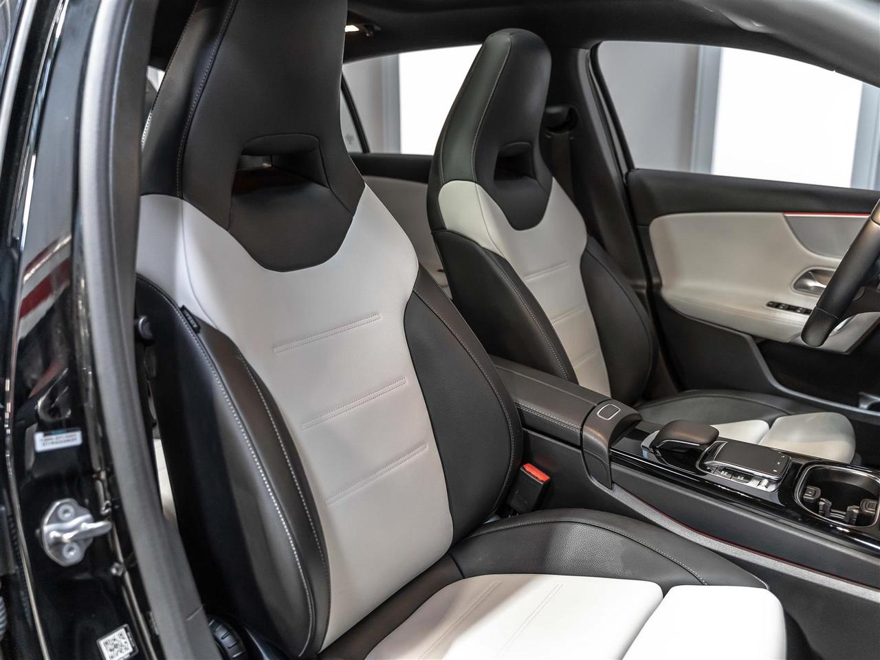 2019 Mercedes-Benz A250 A 250|AMG PKG|HATCHBACK|NIGHT PKG|NAVI|BLINDSPOT|REARCAM|LOADED Photo