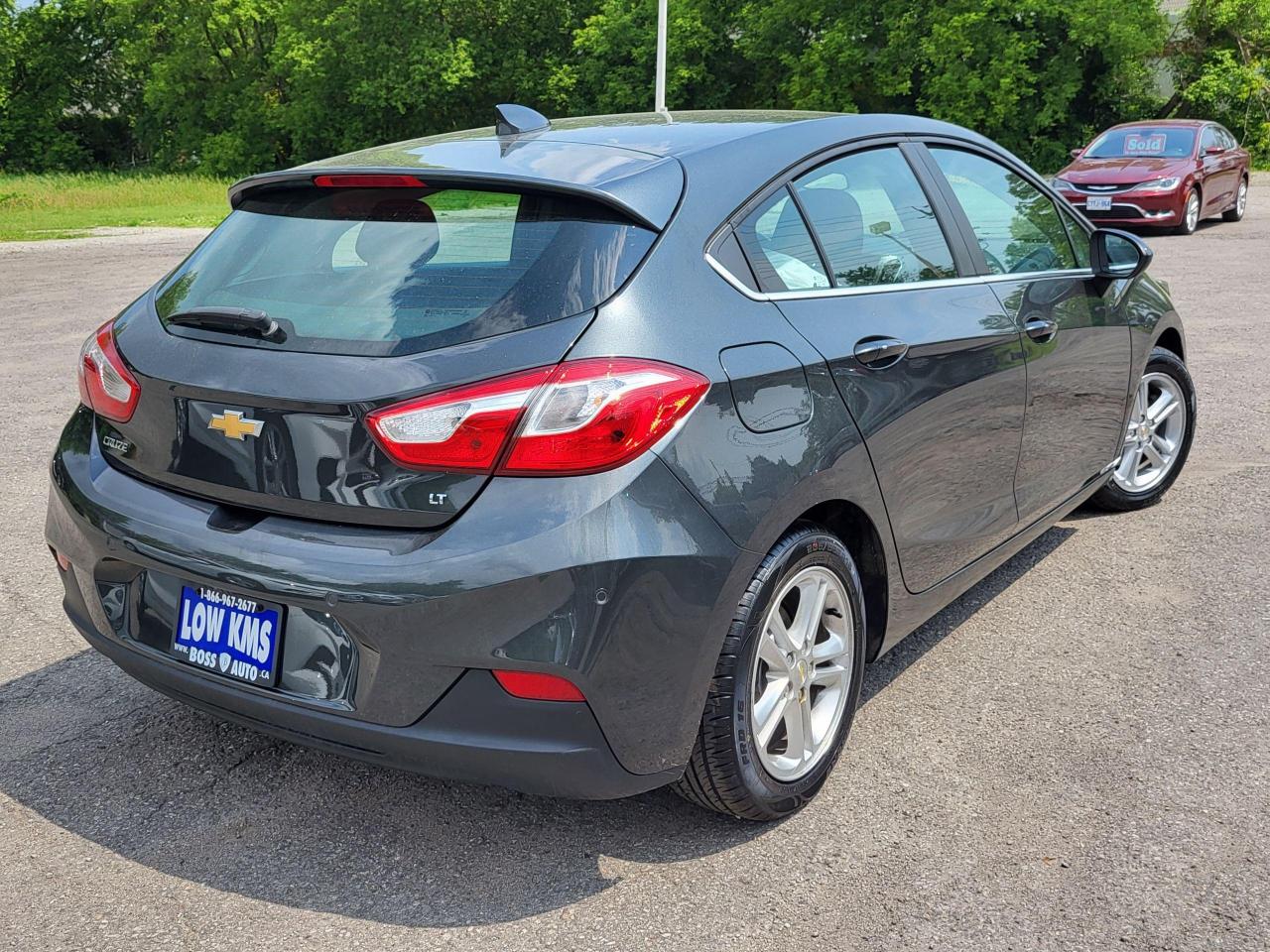 2017 Chevrolet Cruze LT Turbo Photo4