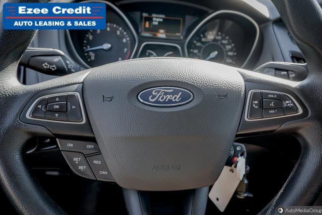 2015 Ford Focus SE Photo19
