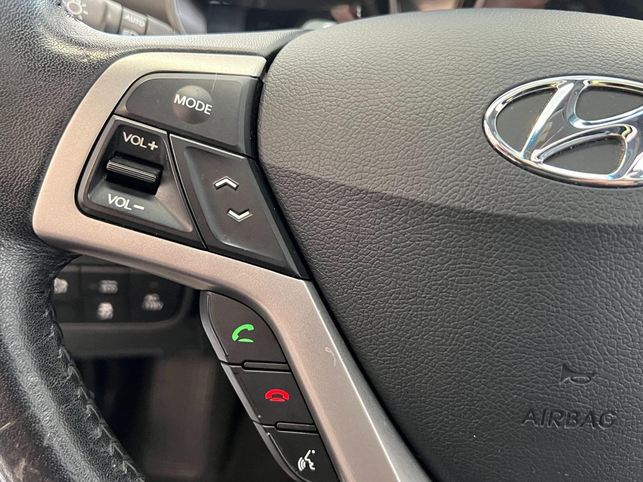 2013 Hyundai Veloster W/Tech+GPS+Pano Roof+Heated Seats+Leather+Sensors Photo116