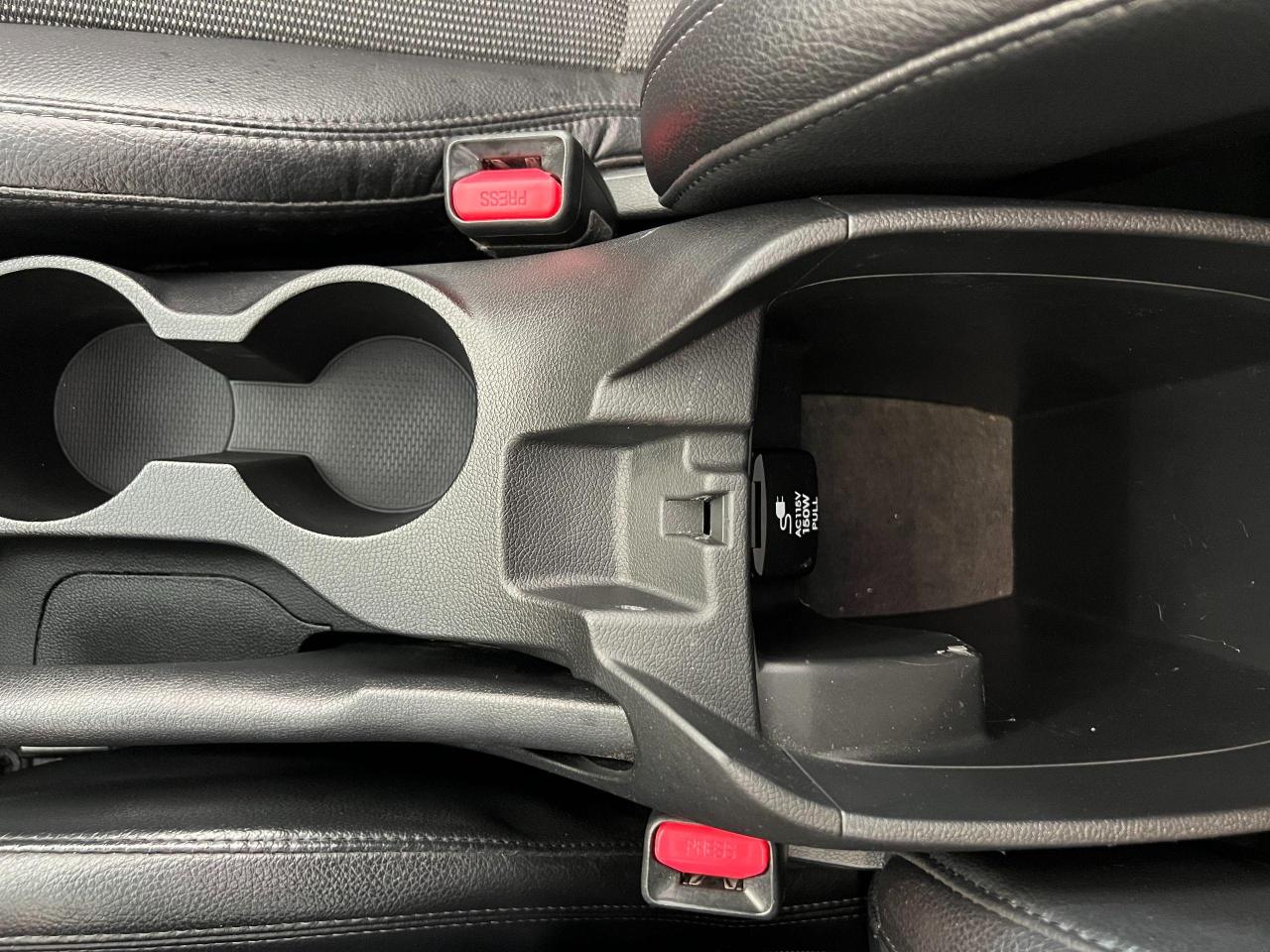 2013 Hyundai Veloster W/Tech+GPS+Pano Roof+Heated Seats+Leather+Sensors Photo125
