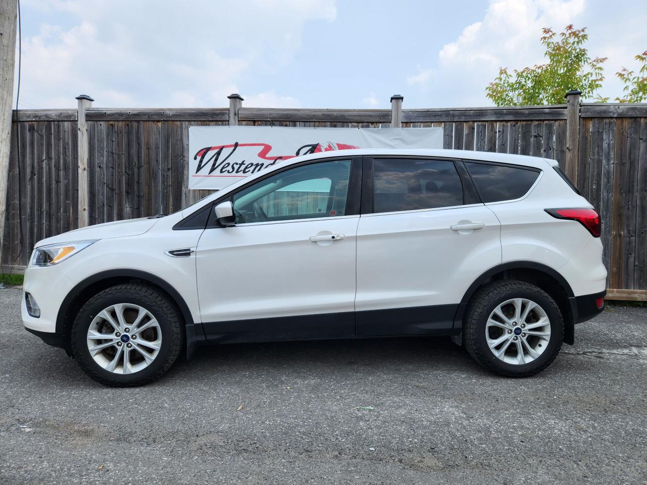 2019 Ford Escape SE - Photo #2