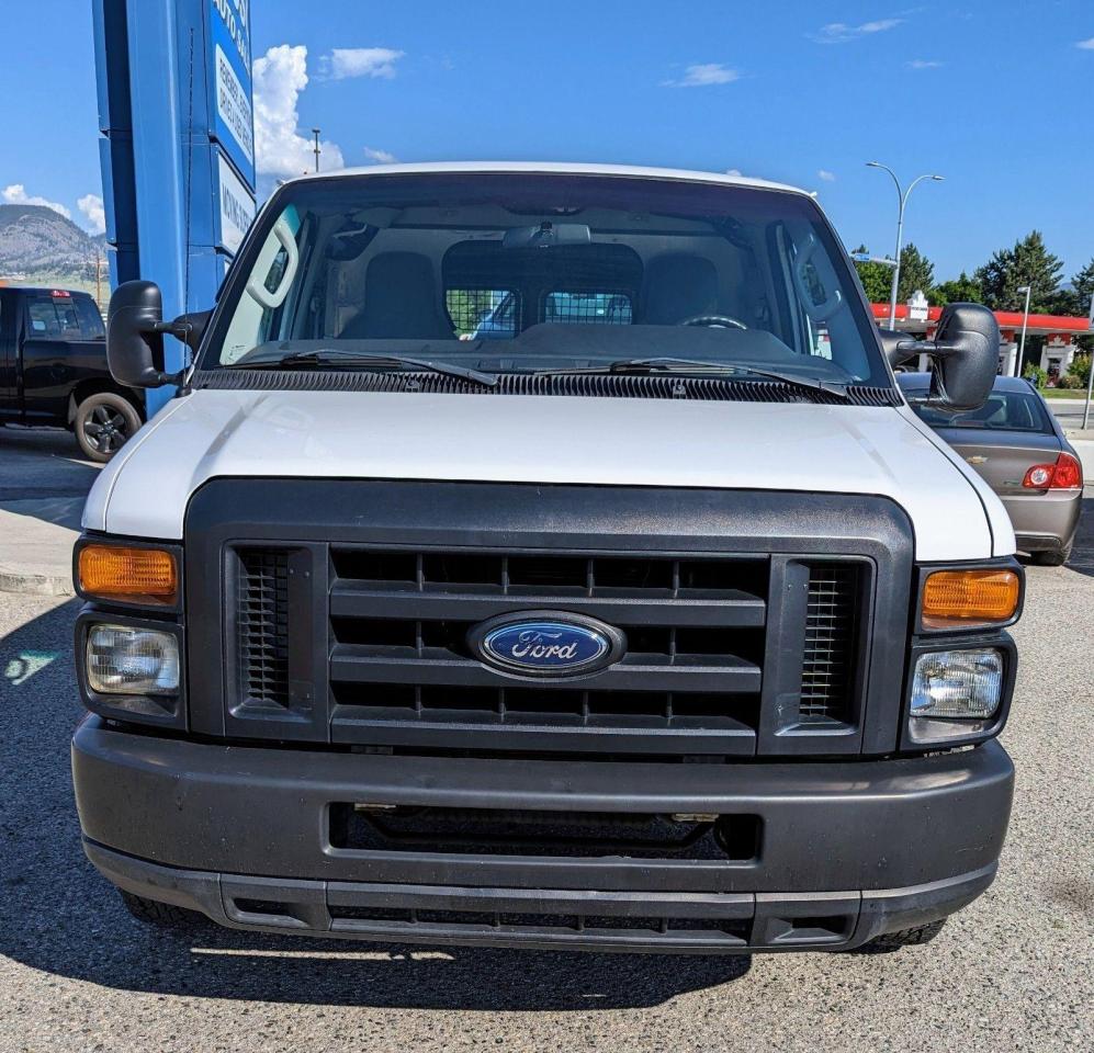 2009 Ford Econoline Low KM, E-150 Cargo Van - Photo #2