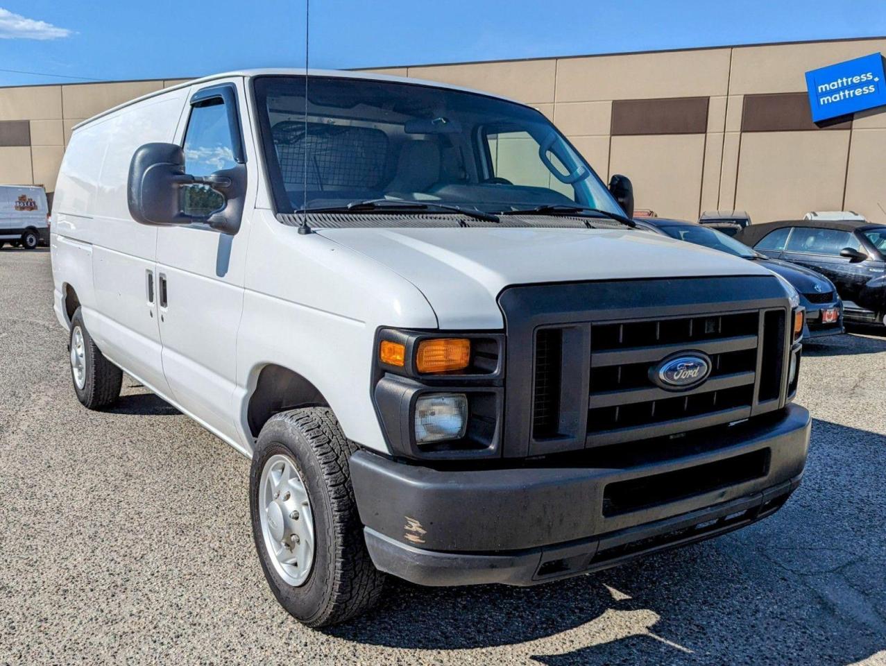 2009 Ford Econoline Low KM, E-150 Cargo Van - Photo #3