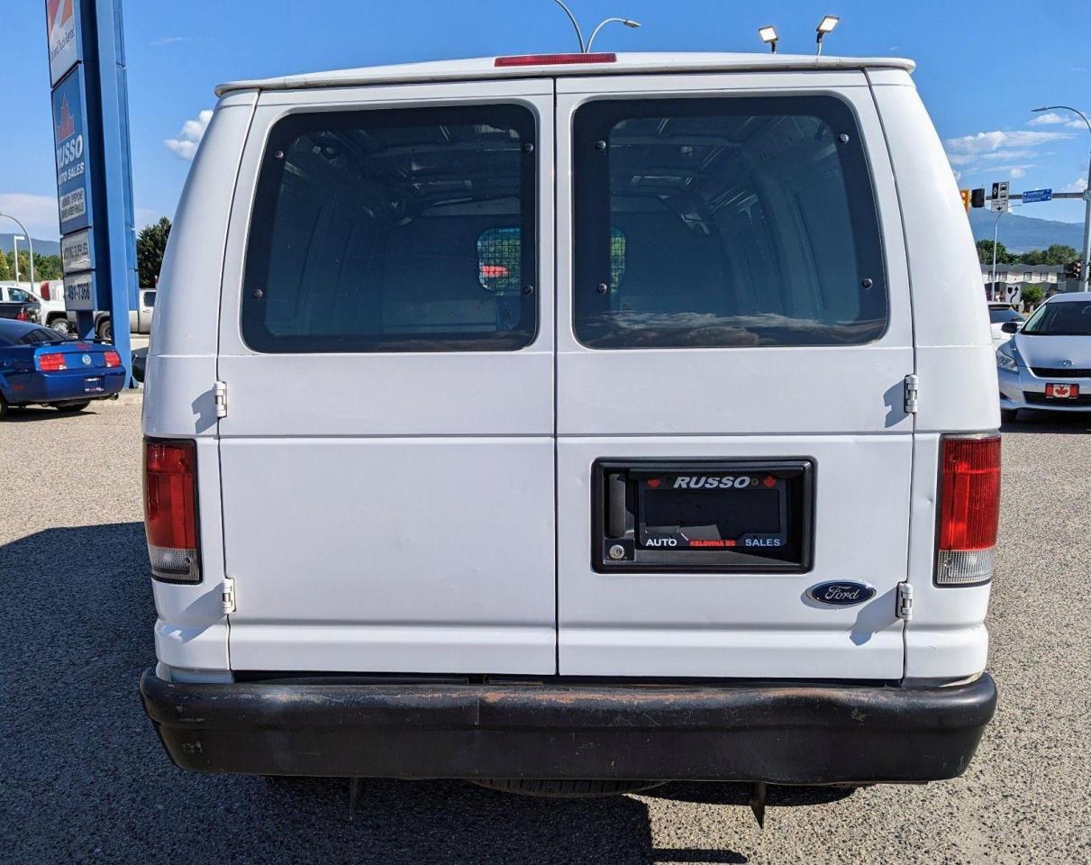 2009 Ford Econoline Low KM, E-150 Cargo Van - Photo #6