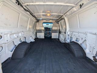 2009 Ford Econoline Low KM, E-150 Cargo Van - Photo #17