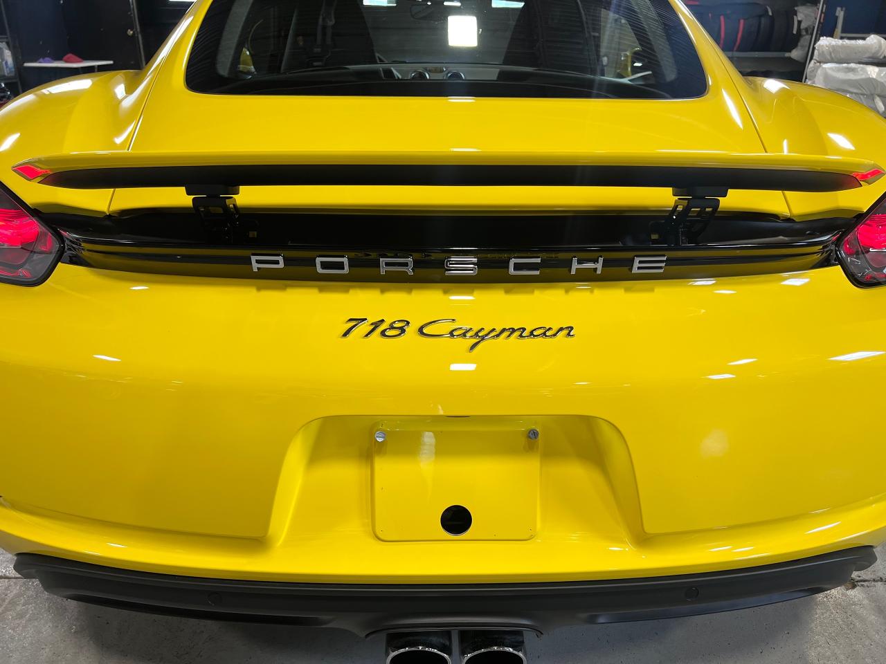 2022 Porsche 718 Cayman T Coupe - Photo #12