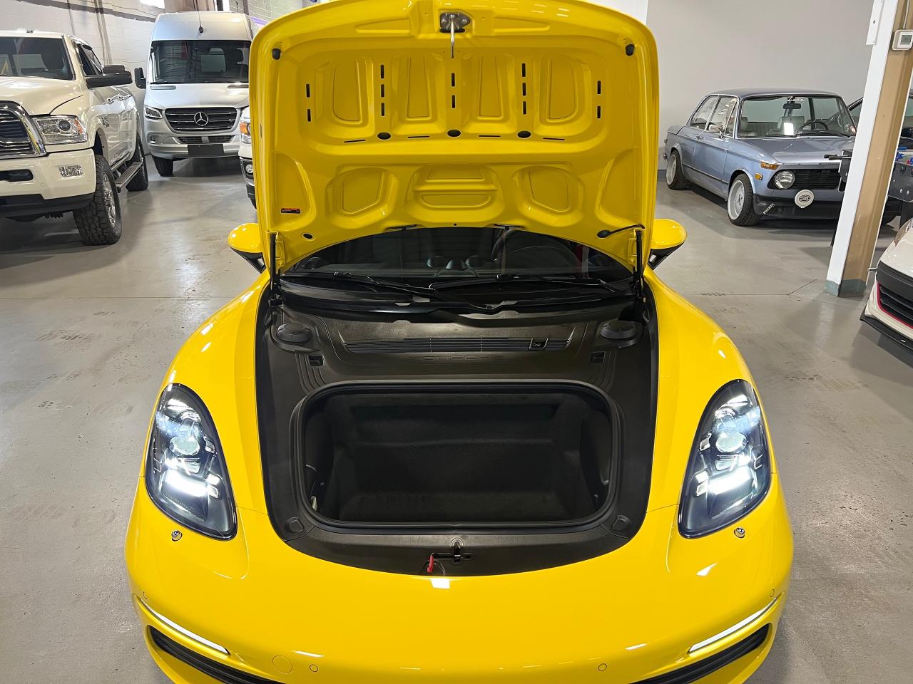 2022 Porsche 718 Cayman T Coupe - Photo #35