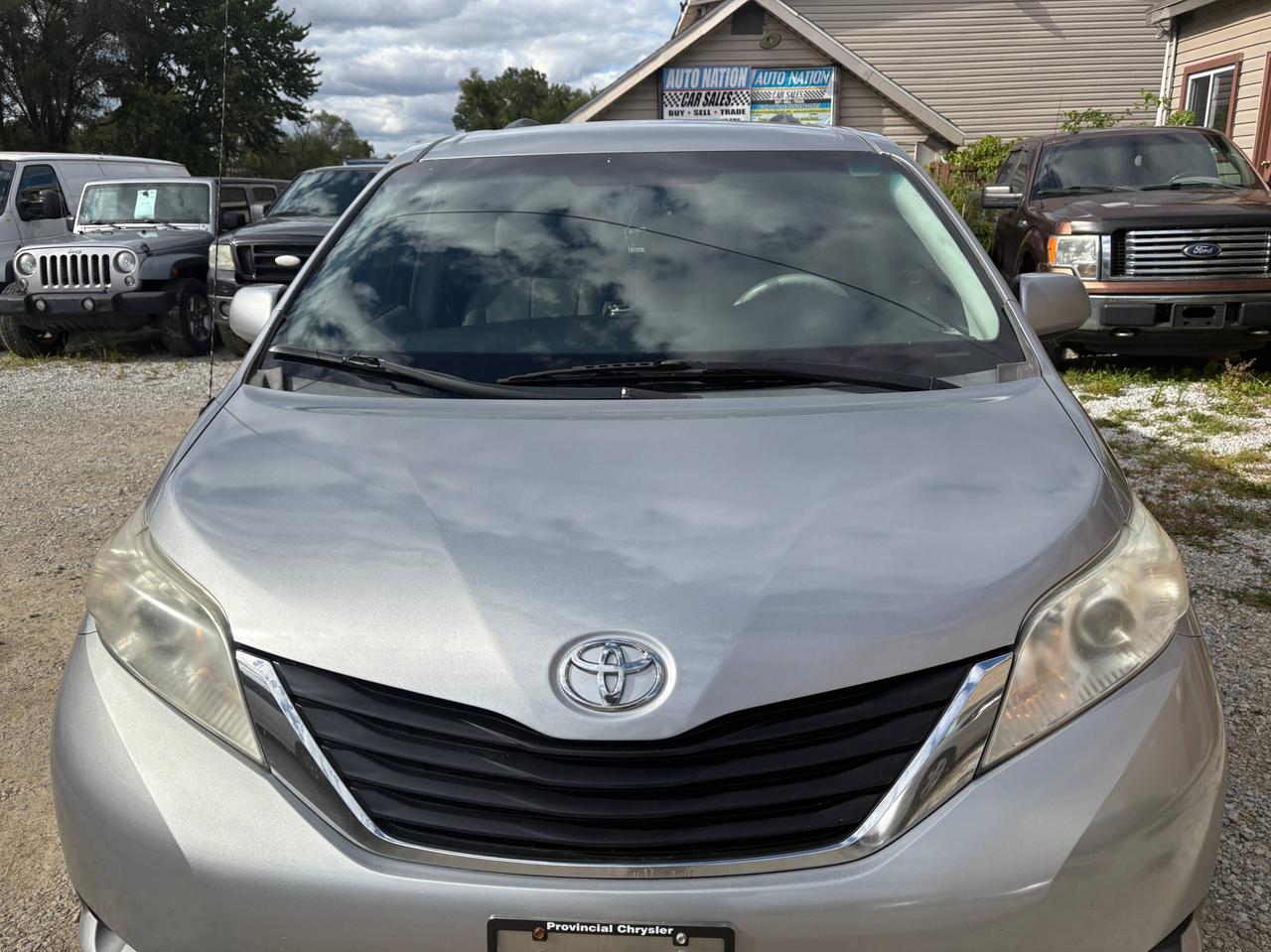2011 Toyota Sienna 5dr 7-Pass Van V6 LE AWD with Safety and Warranty, Financing available Photo