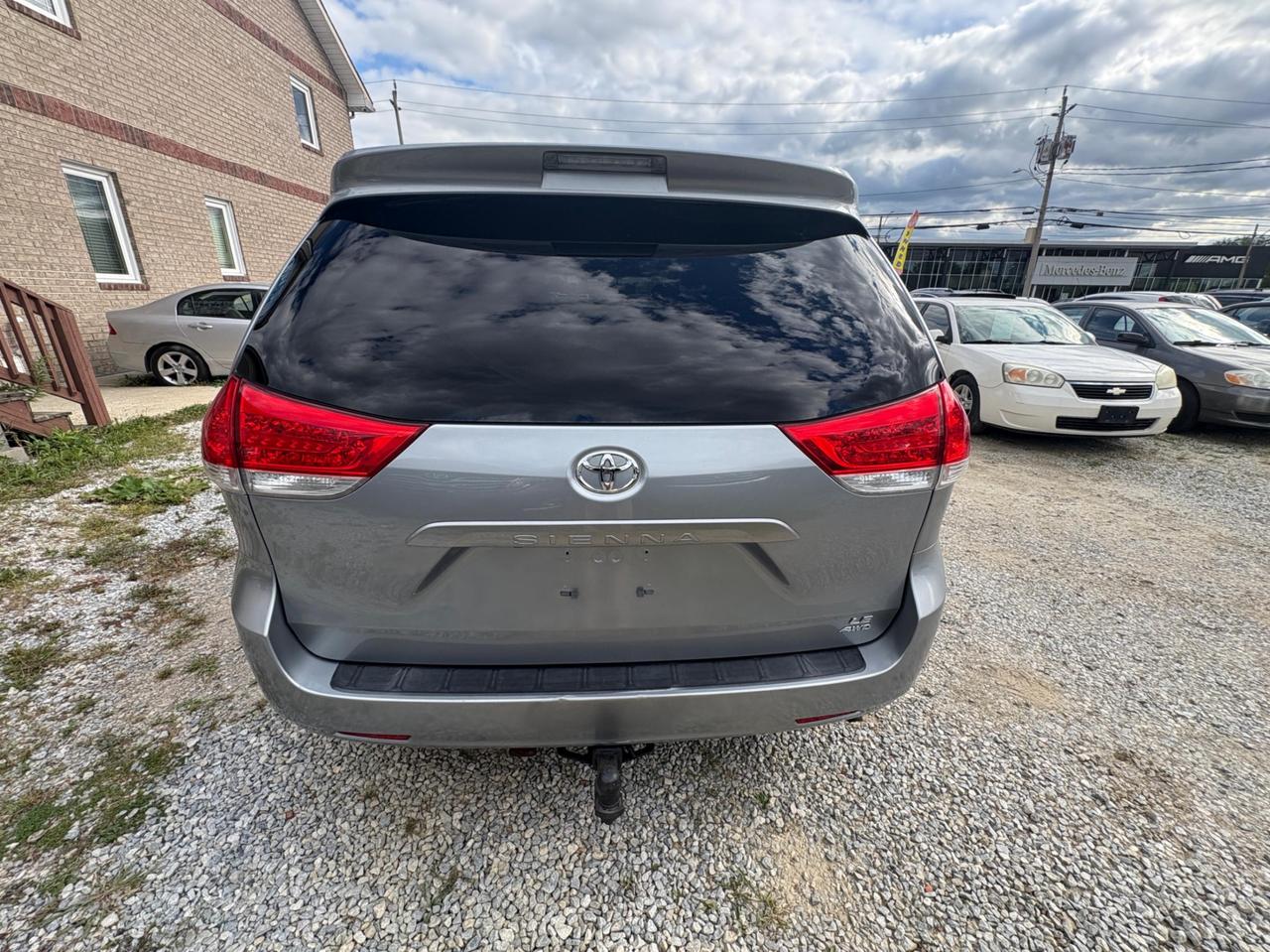 2011 Toyota Sienna 5dr 7-Pass Van V6 LE AWD with Safety and Warranty, Financing available Photo