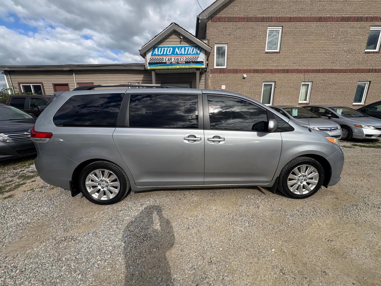 2011 Toyota Sienna 5dr 7-Pass Van V6 LE AWD with Safety and Warranty, Financing available Photo
