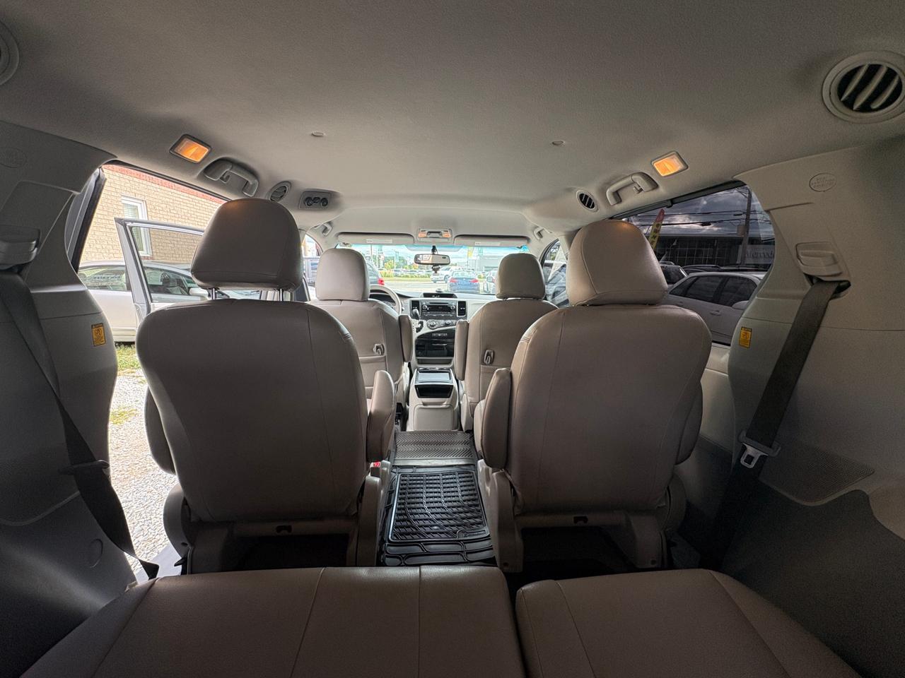 2011 Toyota Sienna 5dr 7-Pass Van V6 LE AWD with Safety and Warranty, Financing available Photo