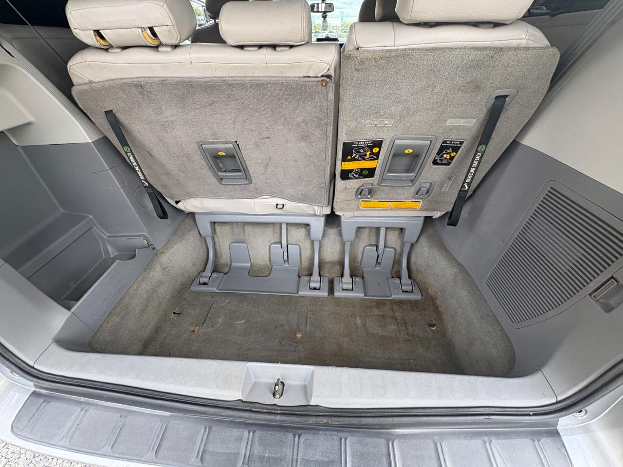 2011 Toyota Sienna 5dr 7-Pass Van V6 LE AWD with Safety and Warranty, Financing available Photo