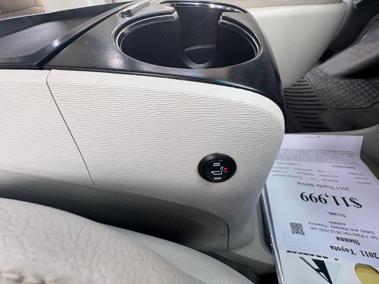 2011 Toyota Sienna 5dr 7-Pass Van V6 LE AWD with Safety and Warranty, Financing available Photo