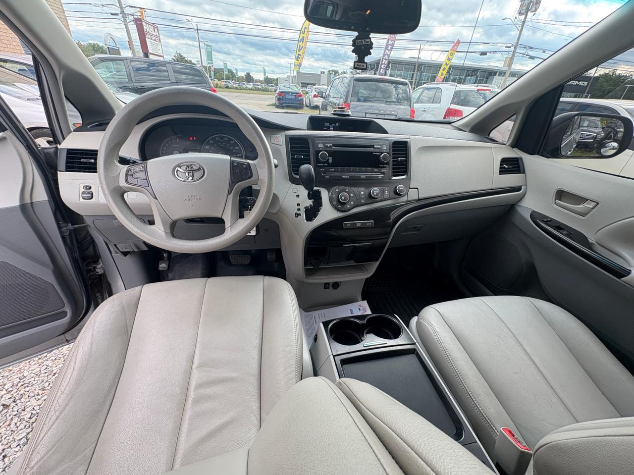 2011 Toyota Sienna 5dr 7-Pass Van V6 LE AWD with Safety and Warranty, Financing available Photo