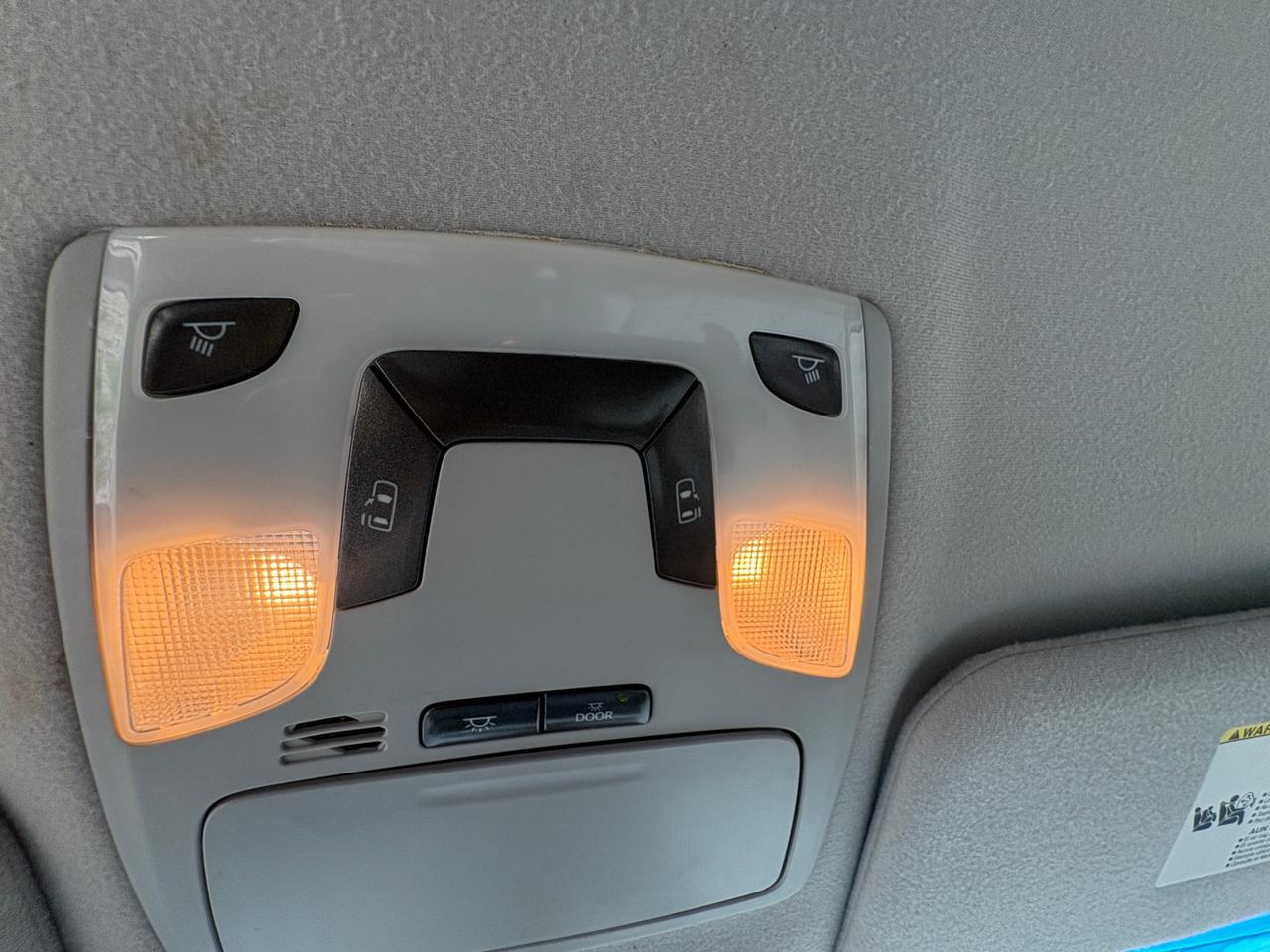 2011 Toyota Sienna 5dr 7-Pass Van V6 LE AWD with Safety and Warranty, Financing available Photo