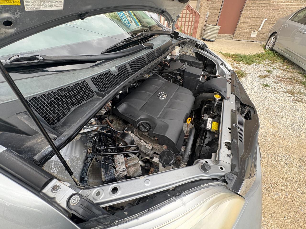 2011 Toyota Sienna 5dr 7-Pass Van V6 LE AWD with Safety and Warranty, Financing available Photo