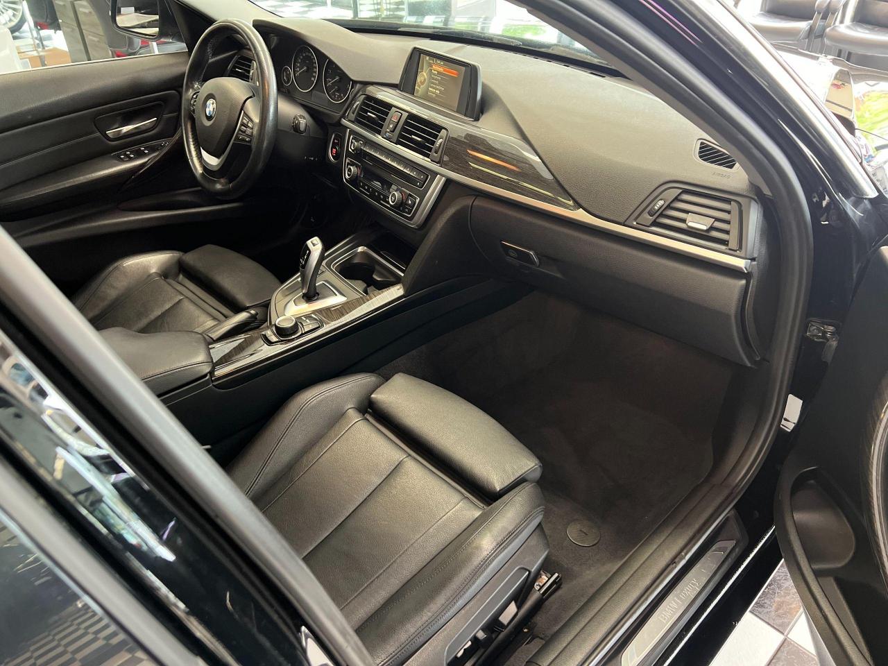 2015 BMW 3 Series 320i Xdrive+New Tires+Roof+Leather+CLEAN CARFAX Photo83