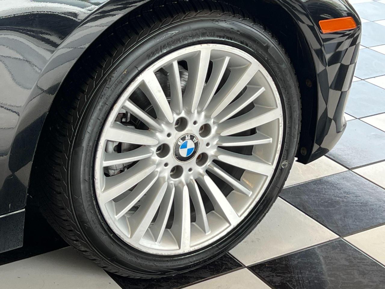 2015 BMW 3 Series 320i Xdrive+New Tires+Roof+Leather+CLEAN CARFAX Photo123