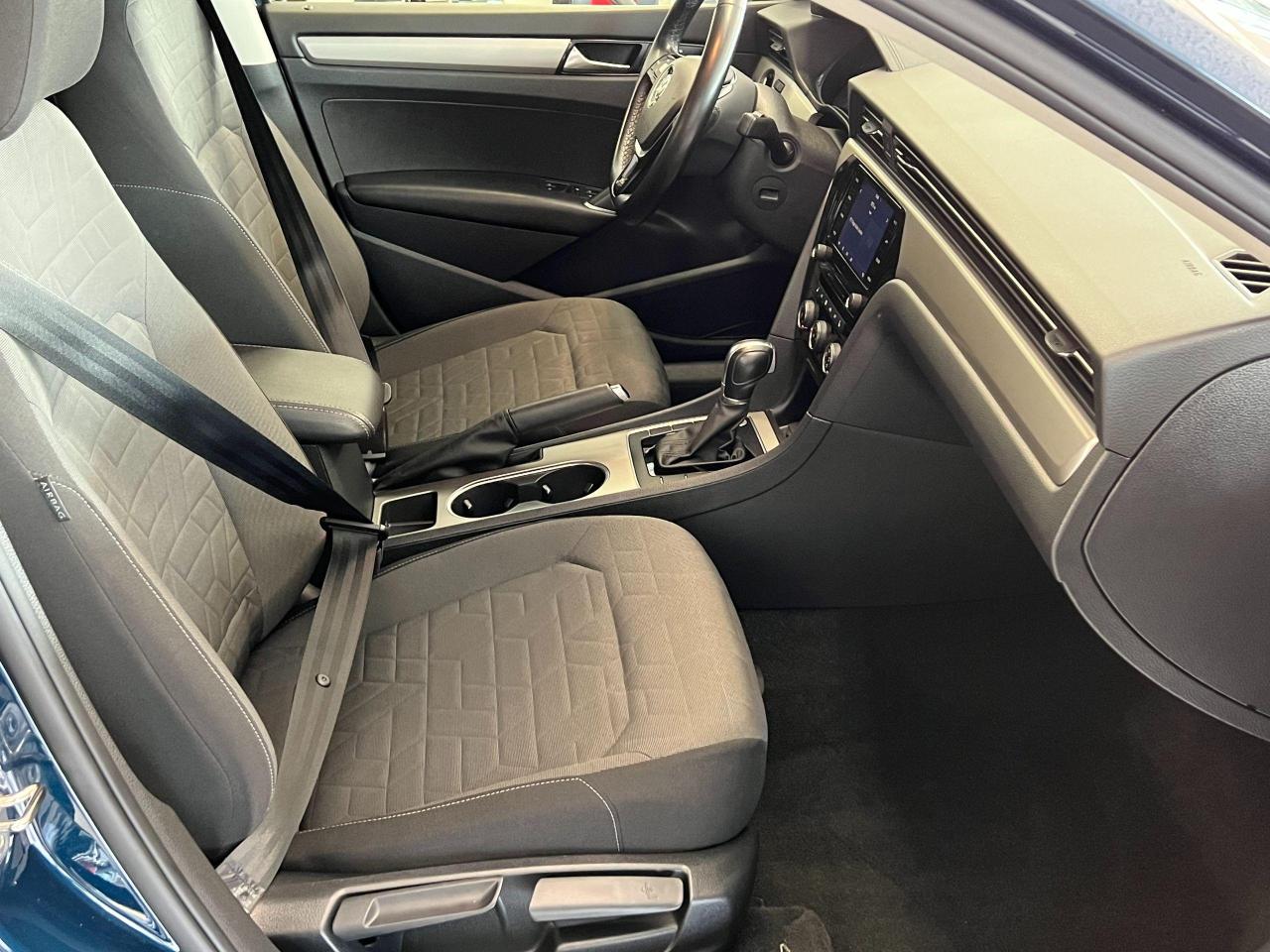 2020 Volkswagen Passat COMFORTLINE+LEDs+APPLEPLAY+CAMERA+CLEAN CARFAX - Photo #22