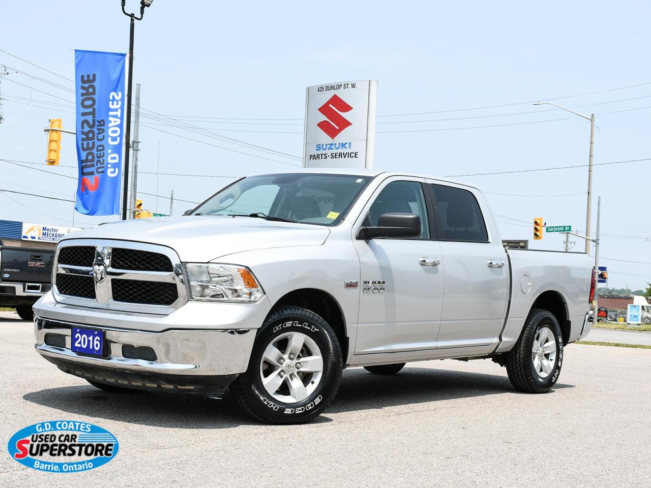 Used 2016 RAM 1500 SLT CREW CAB 4X4 for sale in Barrie, ON