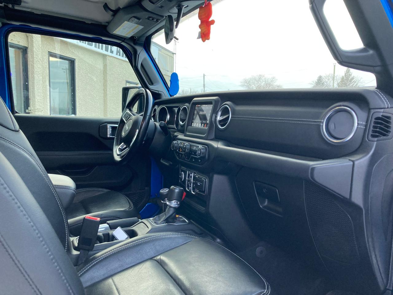 2020 Jeep Gladiator Overland - Photo #7