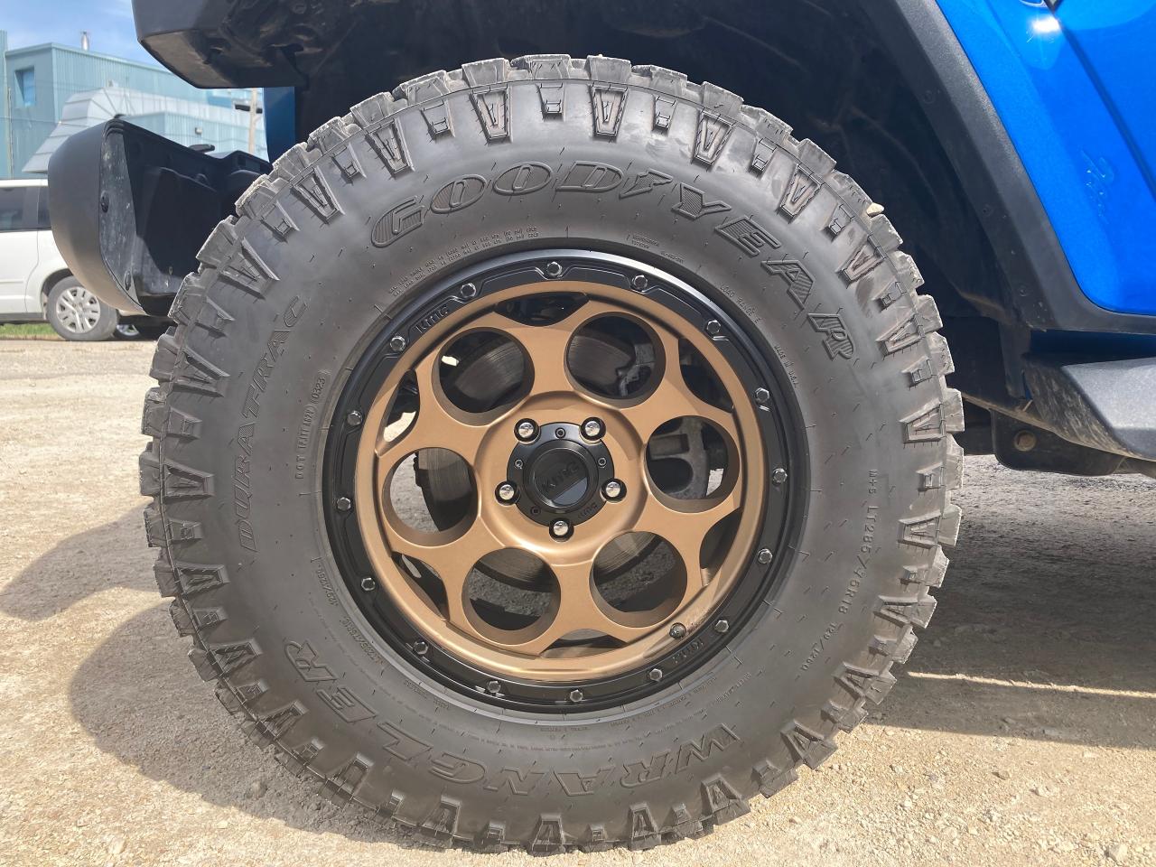 2020 Jeep Gladiator Overland - Photo #5