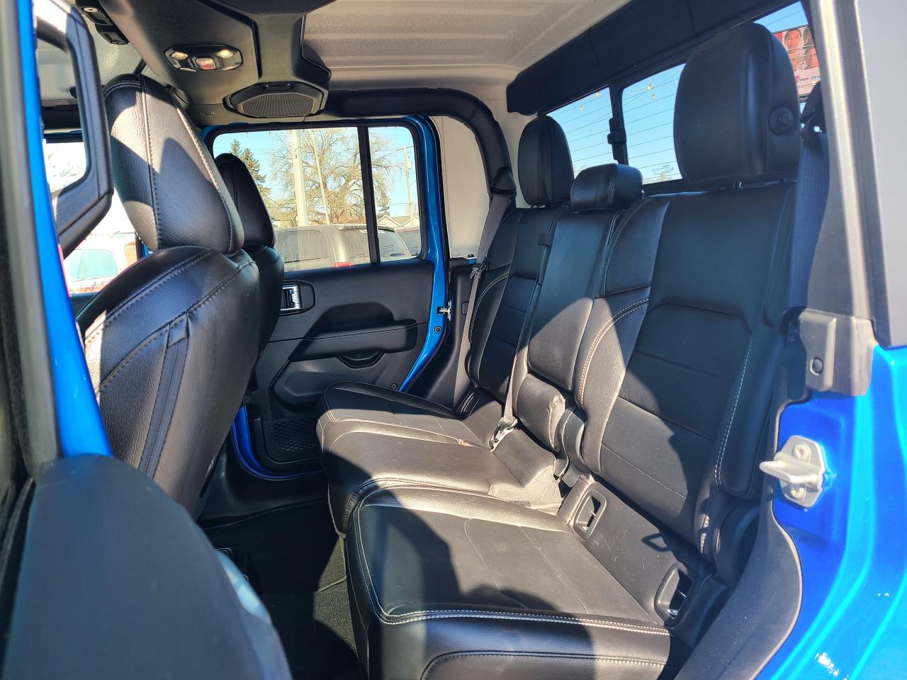 2020 Jeep Gladiator Overland - Photo #12