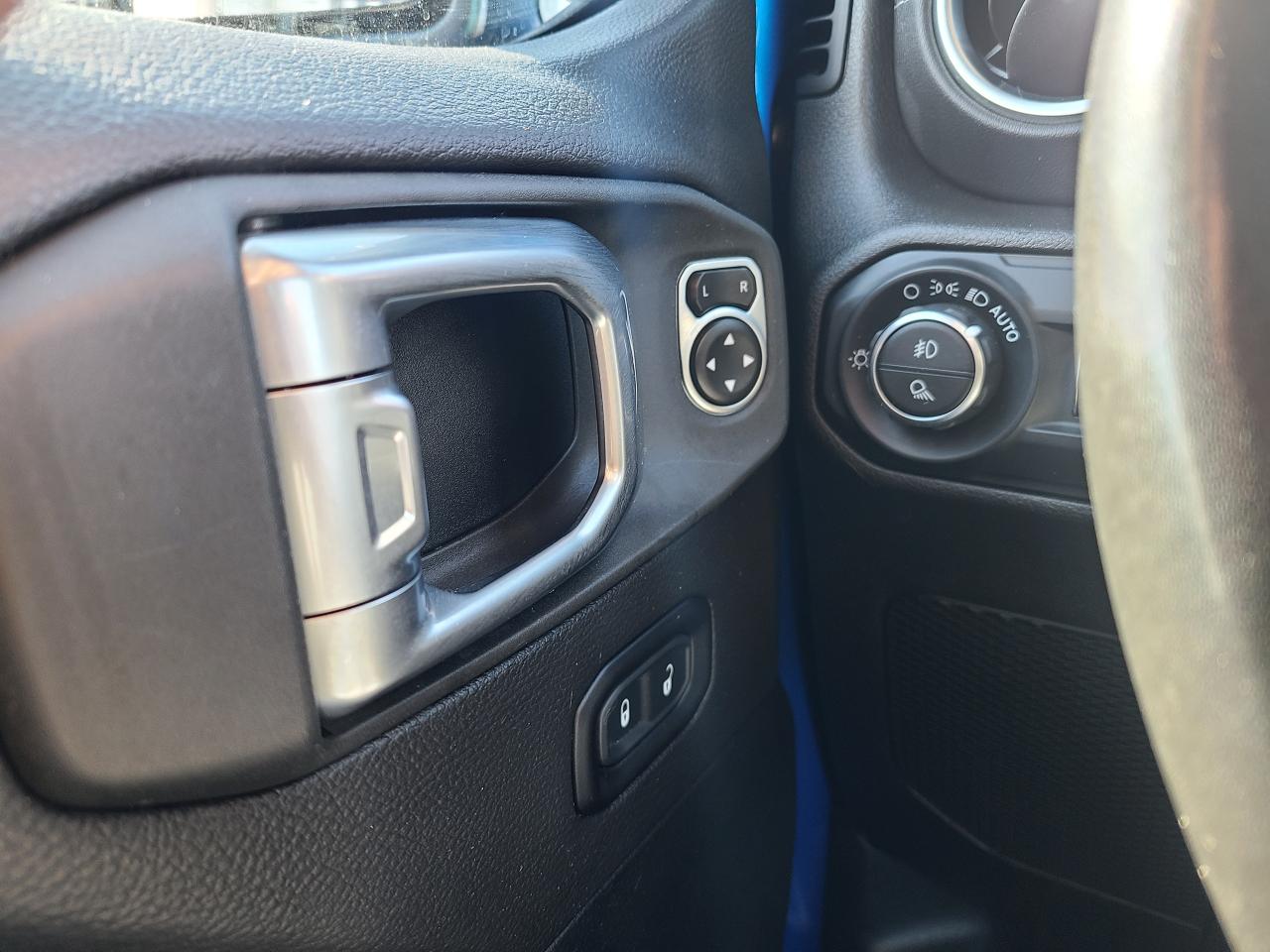 2020 Jeep Gladiator Overland - Photo #27