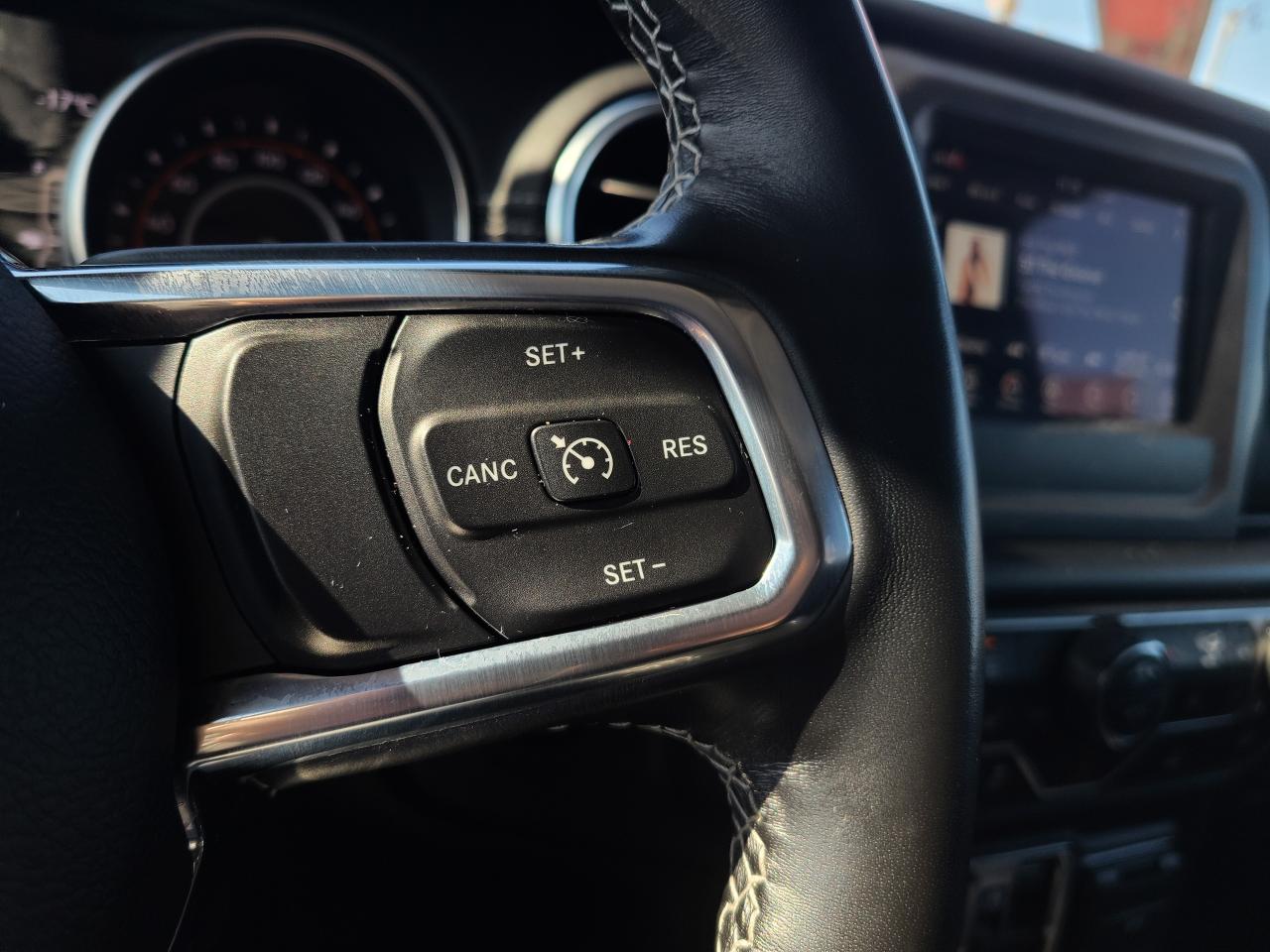 2020 Jeep Gladiator Overland - Photo #24