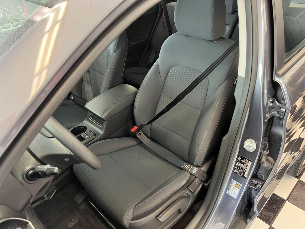 2019 Hyundai Tucson Essential+ApplePlay+Camera+HeatedSeats+CLEANCARFAX Photo19