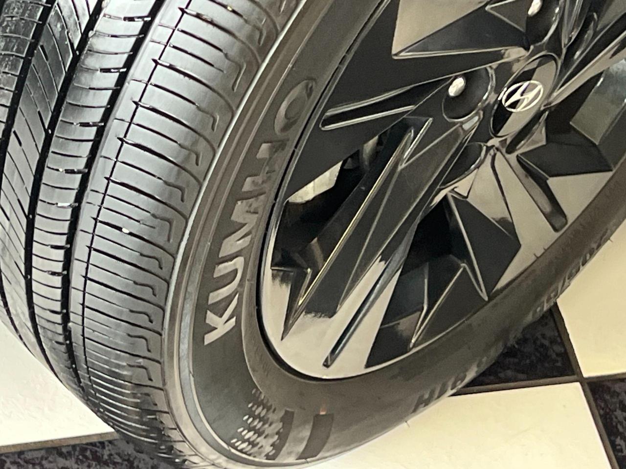 2021 Hyundai Elantra Preferred+ApplePlay+LaneKeep+Tinted+CLEAN CARFAX - Photo #11