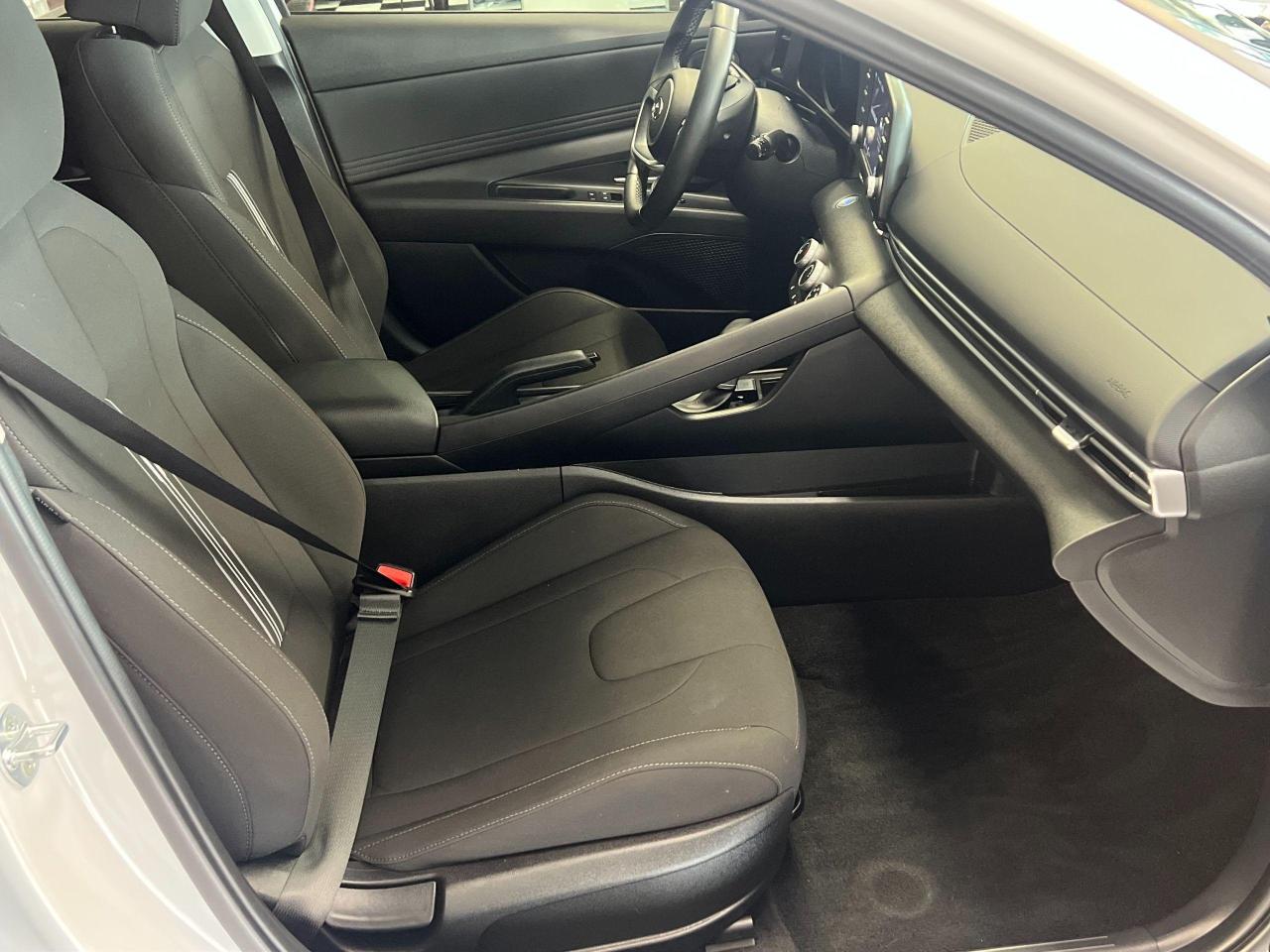 2021 Hyundai Elantra Preferred+ApplePlay+LaneKeep+Tinted+CLEAN CARFAX Photo20