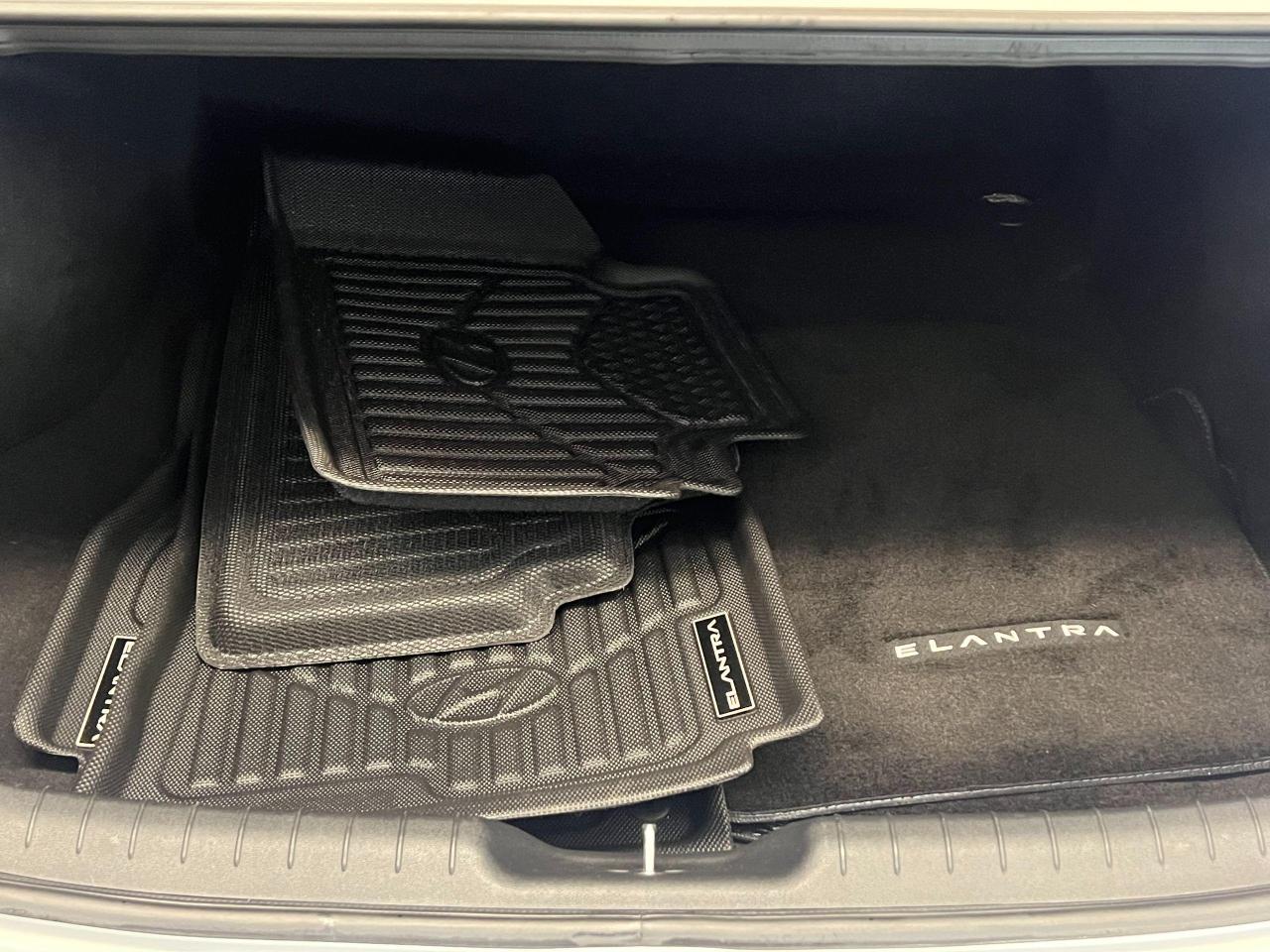 2021 Hyundai Elantra Preferred+ApplePlay+LaneKeep+Tinted+CLEAN CARFAX - Photo #24