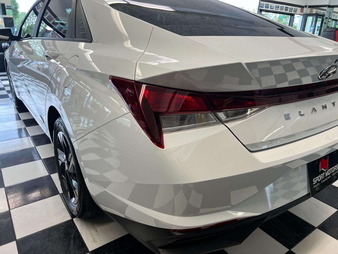 2021 Hyundai Elantra Preferred+ApplePlay+LaneKeep+Tinted+CLEAN CARFAX - Photo #36