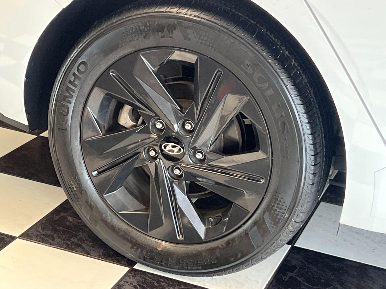 2021 Hyundai Elantra Preferred+ApplePlay+LaneKeep+Tinted+CLEAN CARFAX Photo115