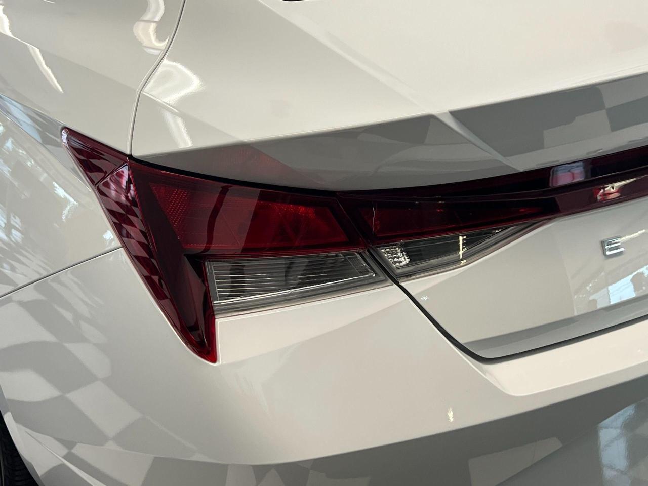 2021 Hyundai Elantra Preferred+ApplePlay+LaneKeep+Tinted+CLEAN CARFAX Photo121