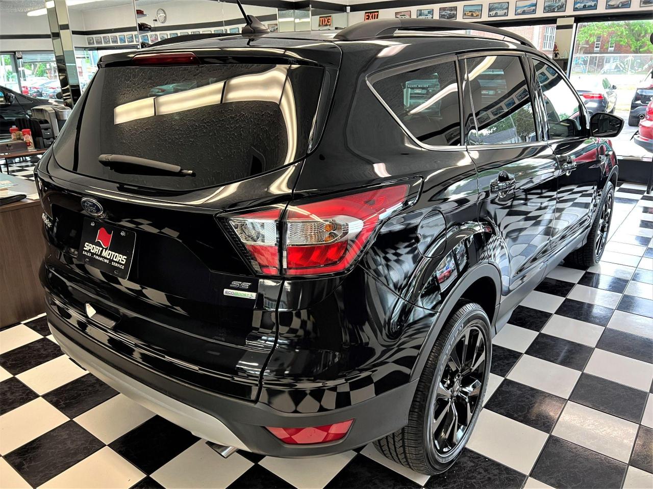 2018 Ford Escape SE+New Tires & Rims+Camera+GPS+CLEAN CARFAX Photo72