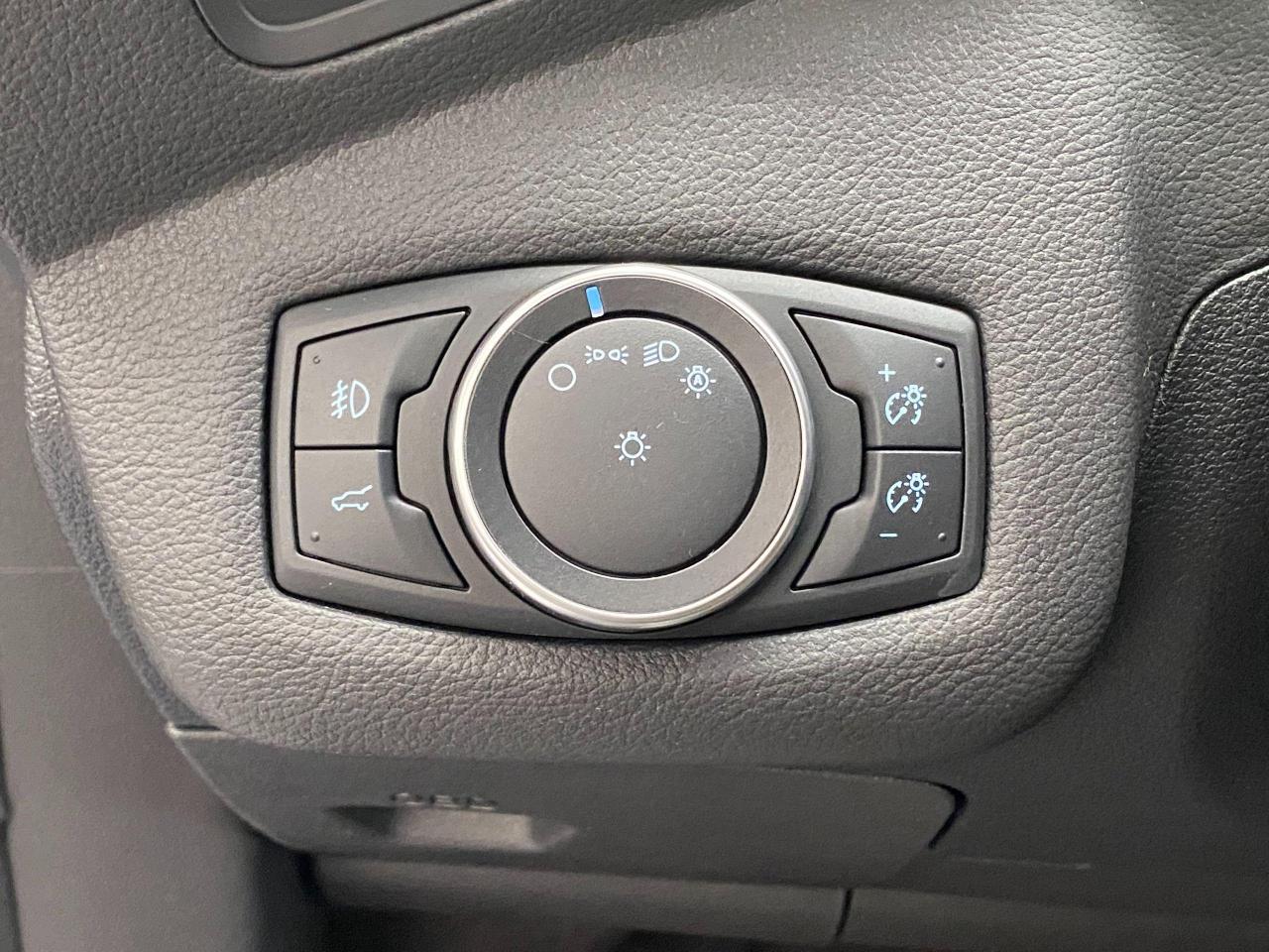 2018 Ford Escape SE+New Tires & Rims+Camera+GPS+CLEAN CARFAX - Photo #55
