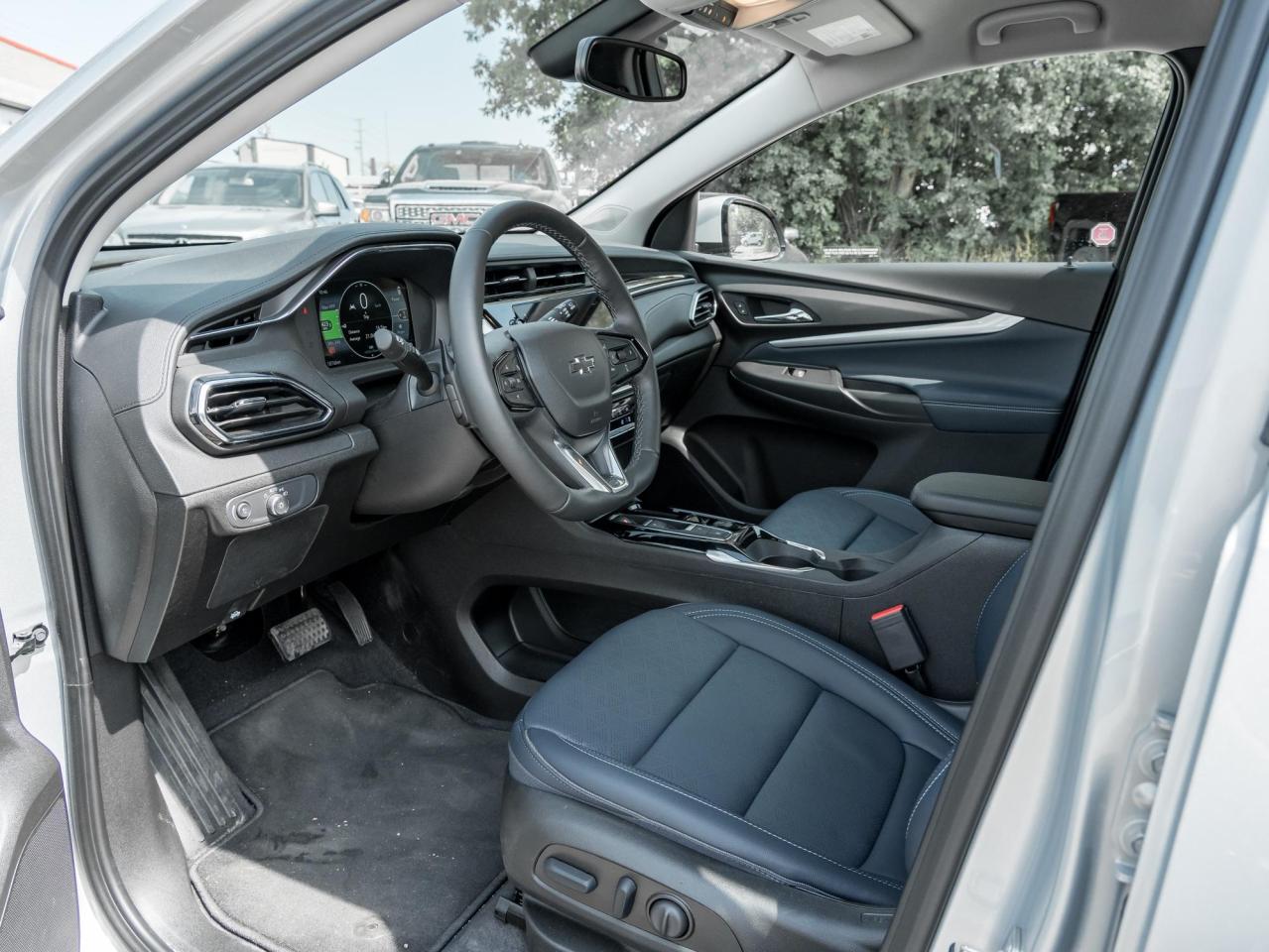 2023 Chevrolet Bolt EUV LT True North Photo