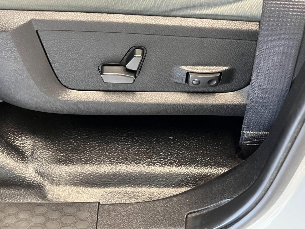 2016 RAM 1500 Outdoorsman 5.7L V8 4x4+New Tires+A/C - Photo #38