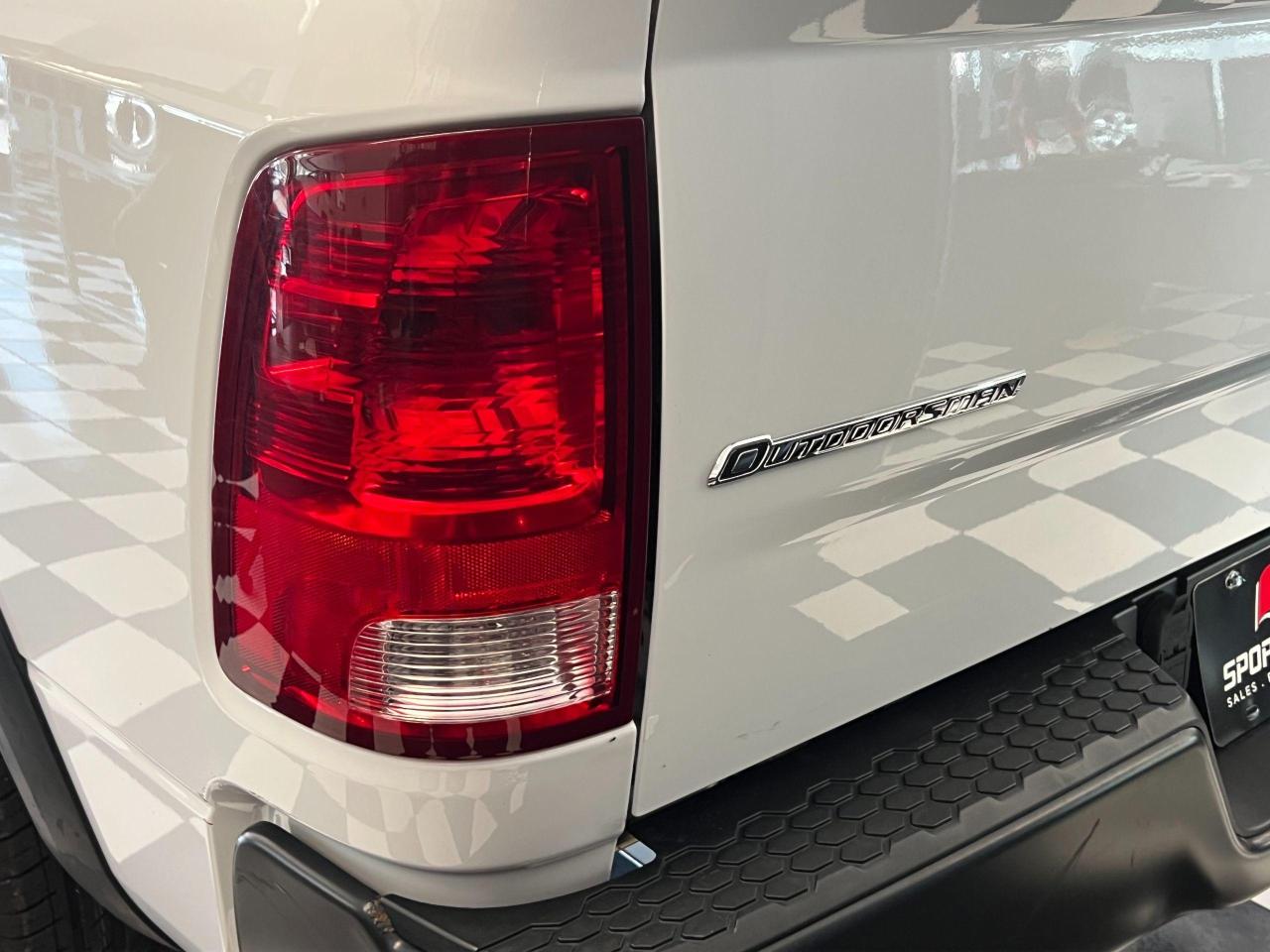 2016 RAM 1500 Outdoorsman 5.7L V8 4x4+New Tires+A/C - Photo #46
