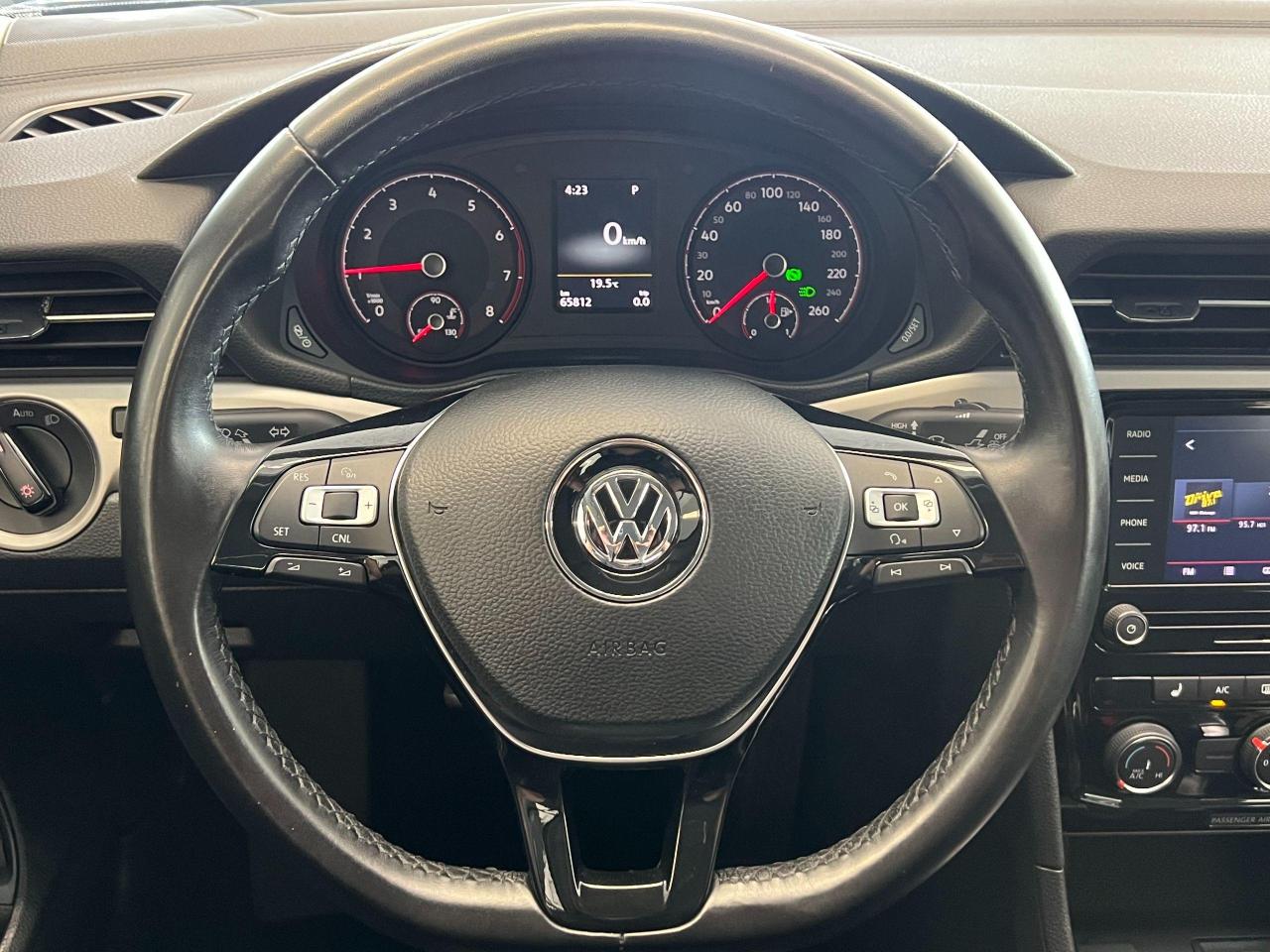 2020 Volkswagen Passat COMFORTLINE+LEDs+APPLEPLAY+CAMERA+CLEAN CARFAX - Photo #9